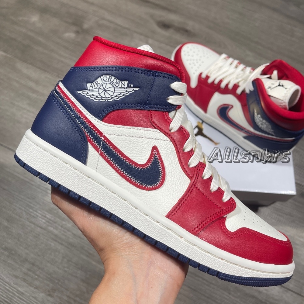 Air Jordan 1 Mid Women’s USA 🇺🇸